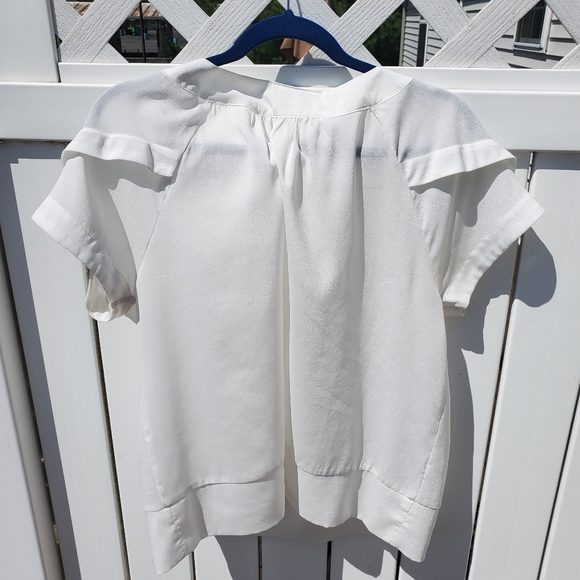 🤍Beautiful top🤍 - Picture 3 of 6